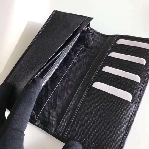 プラダ財布内部構造